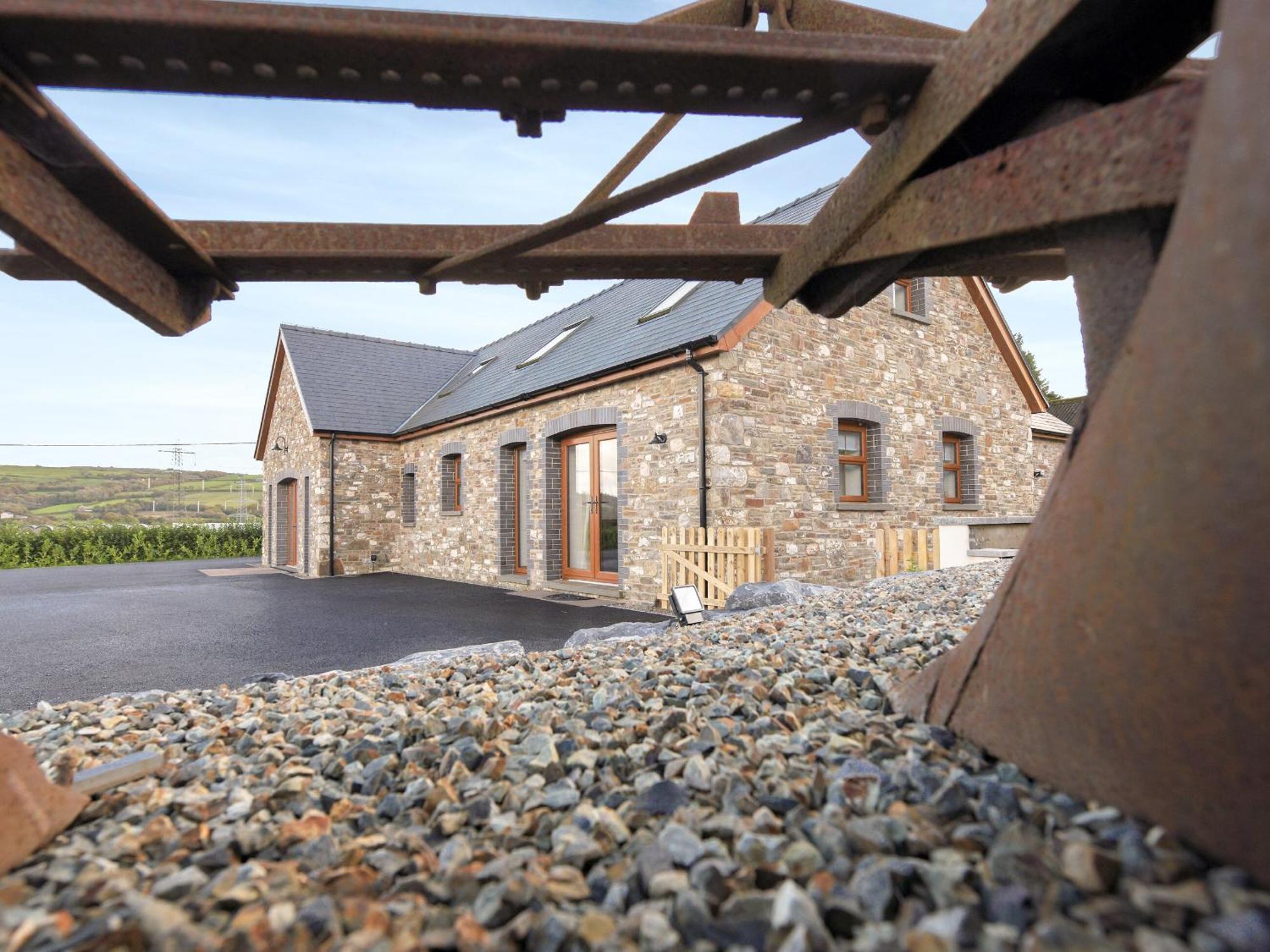 Villa Y Beudy Bach Pont-y-Berem Exterior foto